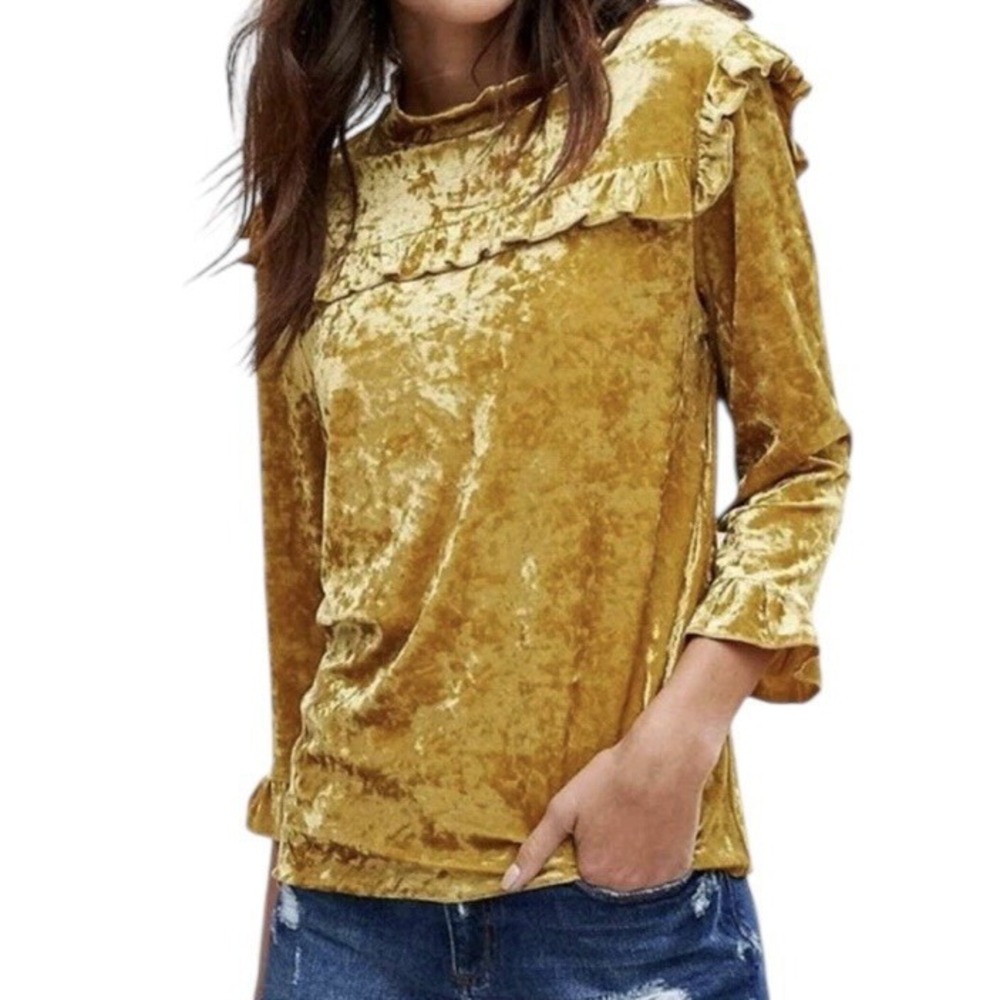 New BlankNYC Top Women's Medium Crushed Velvet Ruffle Gold Designer Cozy Stretch